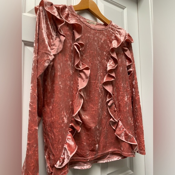 PEBBLE AND STONE Crushed Velvet Ruffle - Picture 4 of 8